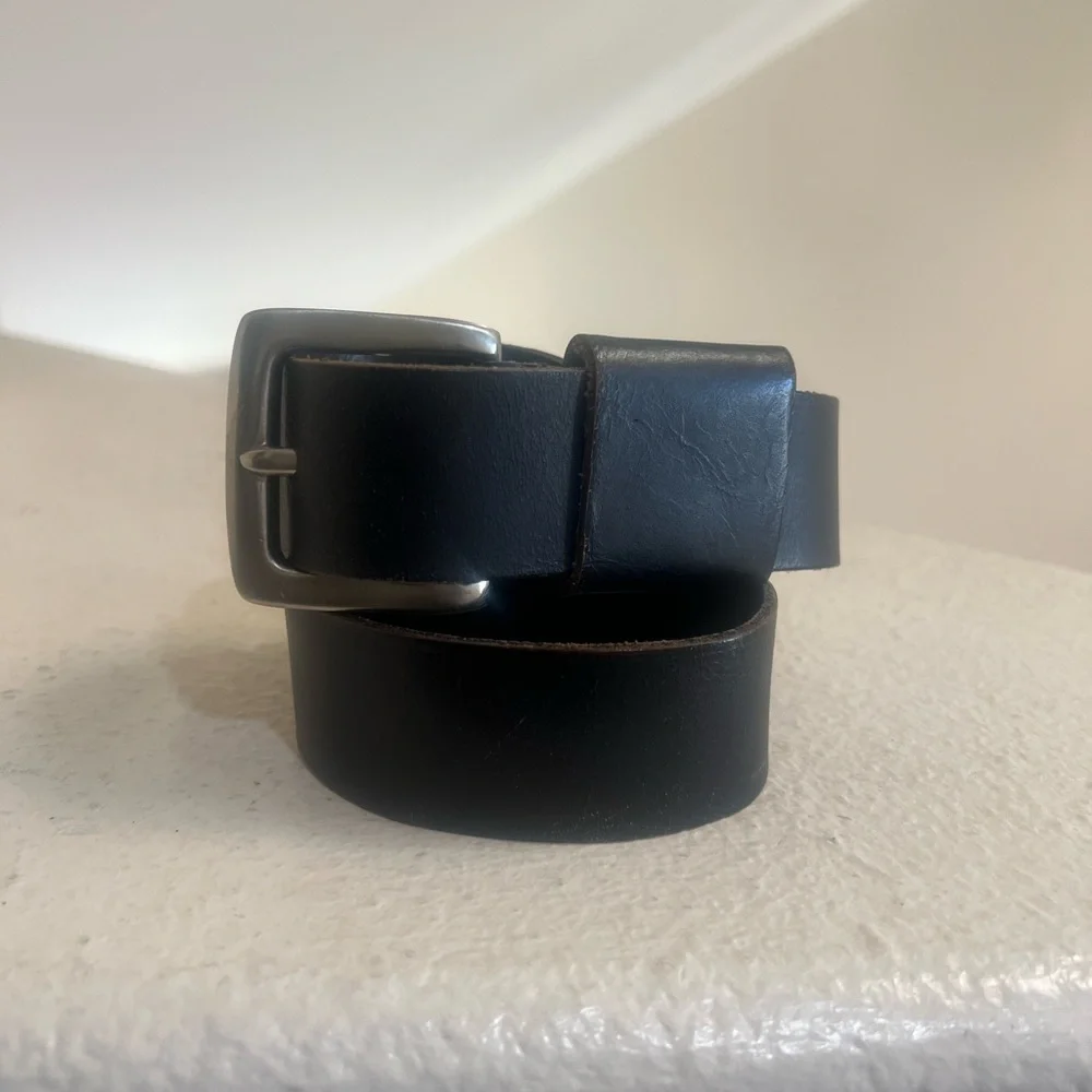 Unisex Black genuine leather  silver tone buckle distressed‎ western belt small